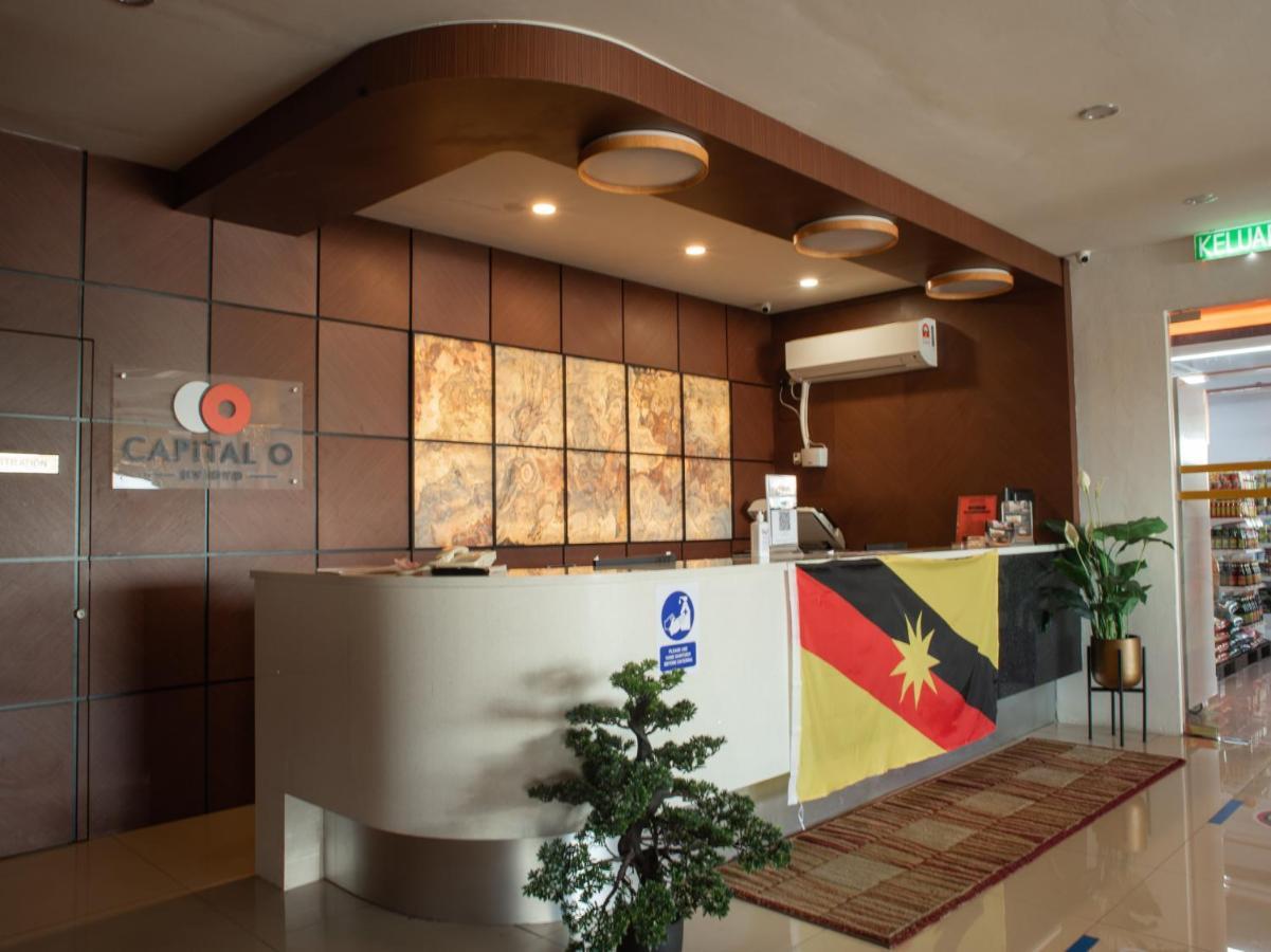 Capital O 90083 Riverfront Inn Bintulu Exterior photo